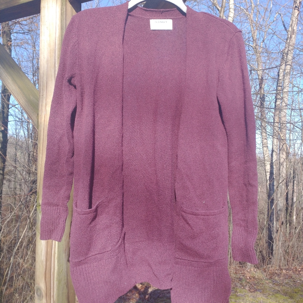 Old navy burgundy cardigan with pockets